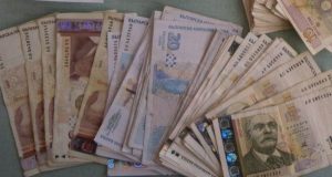 Държавата изсмуква заплатите на българите. От всеки 10 хиляди лева за заплати от фирмите и работниците прибира по 6313 лева
