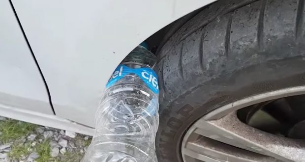 Ако видите пластмасова бутилка в гумата си