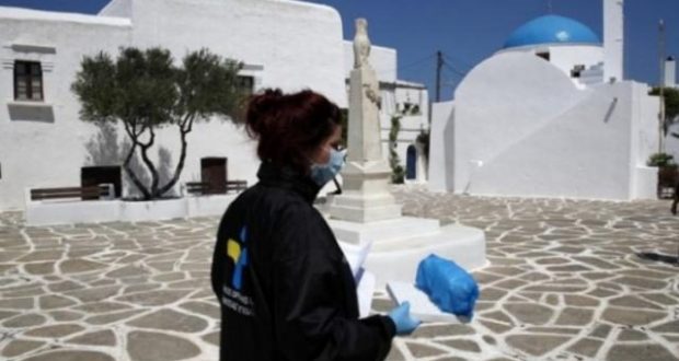 В Гърция връщат мерките! Затварят пенсионерите по домовете и навсякъде с маска!