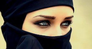 Как изглеждат арабските жени у дома без бурка и хиджаб?