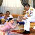 Тайният живот на краля на Тайланд: Пълзящи придворни