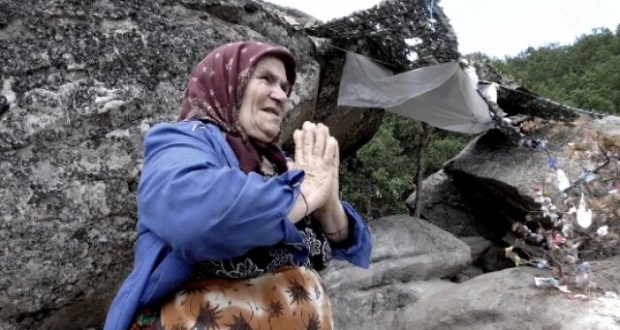 Баба Юлия се пребори с рака и се закле да помага на болни хора