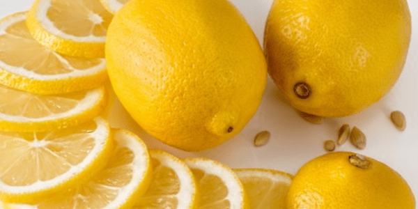 Защо да държите нарязани лимони до леглото си