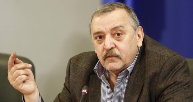 Проф. д-р Тодор Кантарджиев: Първо не вярваме на ваксината
