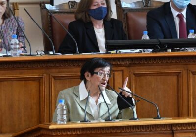 Зайкова: Бюджетът е критичен. Има дефицит който расте скокообразно