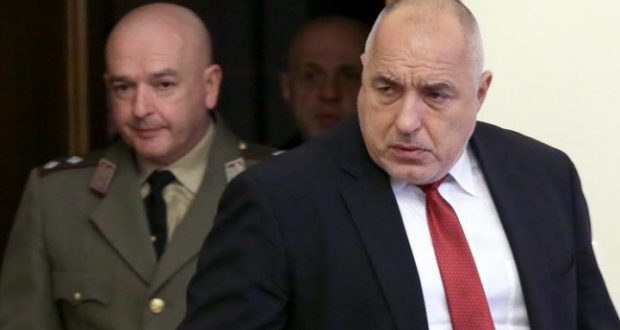 ГЕРБ издигат ген. Мутафчийски в битката срещу Радев