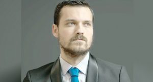 Млад лекар изригна гневно: Безнадеждно е. Лош материал сме. Яко ще се мре!